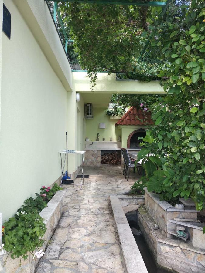 Apartamento Jelena Omiš Exterior foto